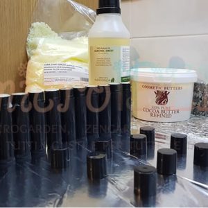 Barattolo di burro cacao naturale fatto in casa